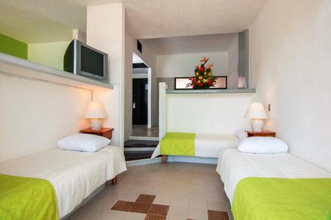 Cancun Bay Resort living room/bedroom area