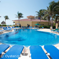 GR Solaris Cancun adults-only pool