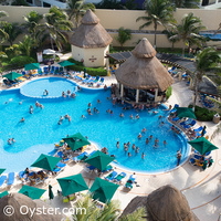 GR Solaris Cancun main pool