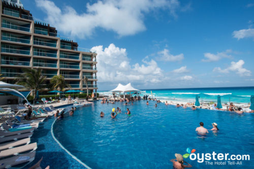 Hard Rock Hotel Cancun infinity pool