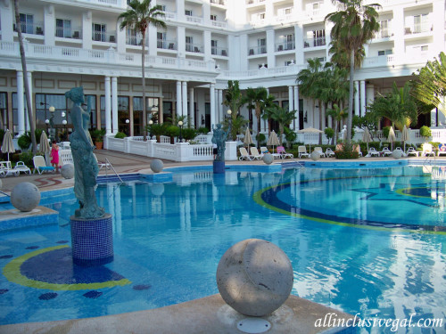 Riu Palace Las Americas quiet pool