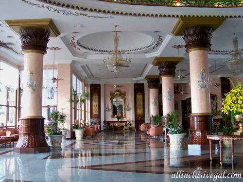 Riu Palace Las Americas lobby