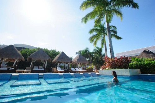 Grand Riviera Princess Laguna Villa Suites pool