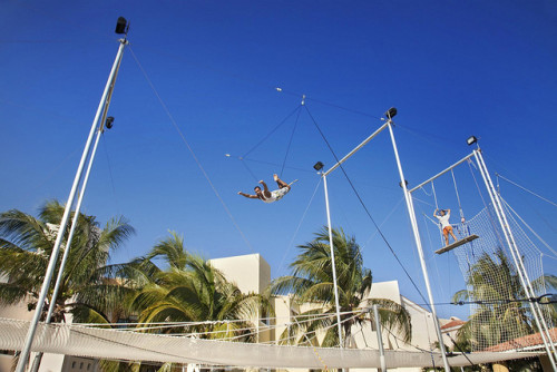 Viva Wyndham Maya trapeze