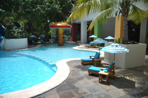 Oasis Palm children's pool