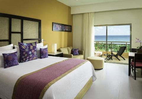 Sensimar Seaside Suites Premium Jr. Suite room