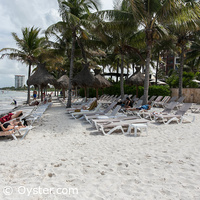 Villa del Palmar Cancun beach loungers