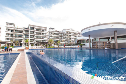 Grand Residences Riviera Cancun pool