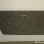 Large rainforest showerhead