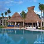 Seaside Grill and Sugar Reef Bar next to main pool