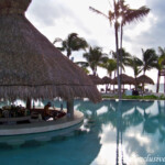 Swim-up bar in the infinity pool