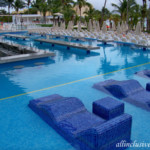 Riu Playacar swim-up bar pool