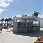 The lunch station by the pools