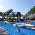 Jacuzzi inside the main pool IBerostar Tucan/Quetzal main pool and Jacuzzi