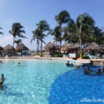 Scuba lessons in the main pool Iberostar Tucan/Quetzal main pool