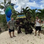 Here's two of the employees of La Noria--Cesar (to the left), and Oso on the right. Cesar is a fount of information and speaks great English.