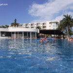 Swim-up bar at the infinity pool